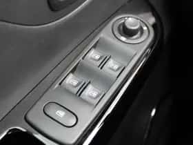 Renault Captur (2016) thumbnail 16