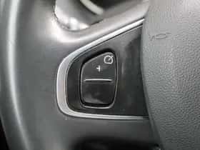 Renault Captur (2016) thumbnail 17