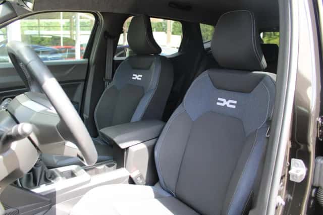 Dacia Duster (2024) thumbnail 6