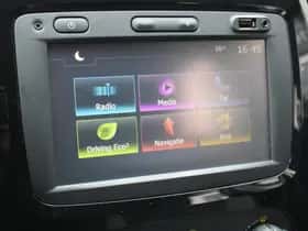 Renault Captur (2016) thumbnail 24