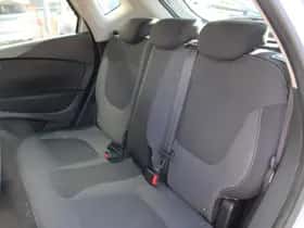 Renault Captur (2014) thumbnail 8