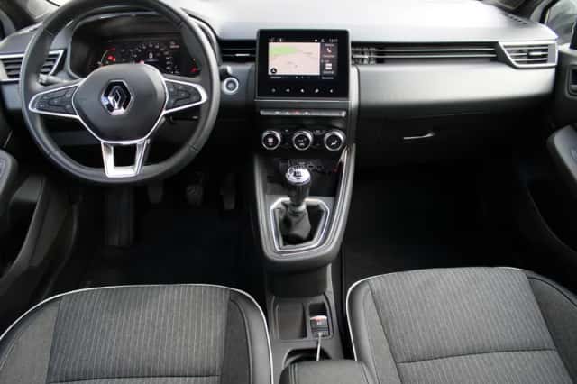 Renault Clio (2022) thumbnail 3