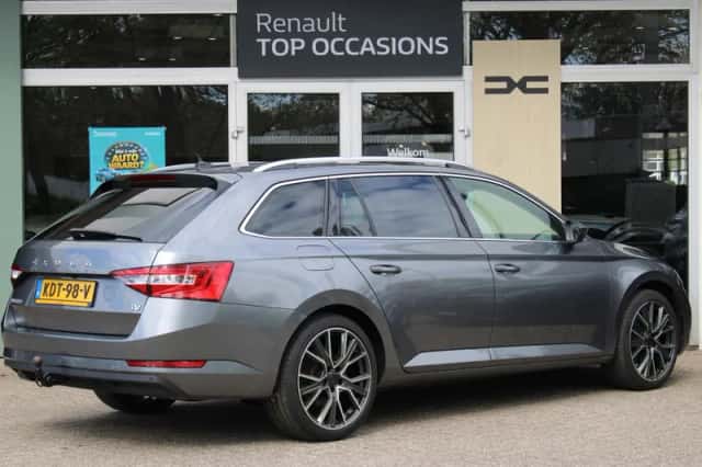 Škoda Superb (2023) thumbnail 2