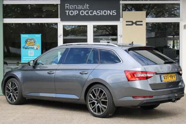 Škoda Superb (2023) thumbnail 5