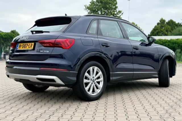 Audi Q3 (2021) thumbnail 2