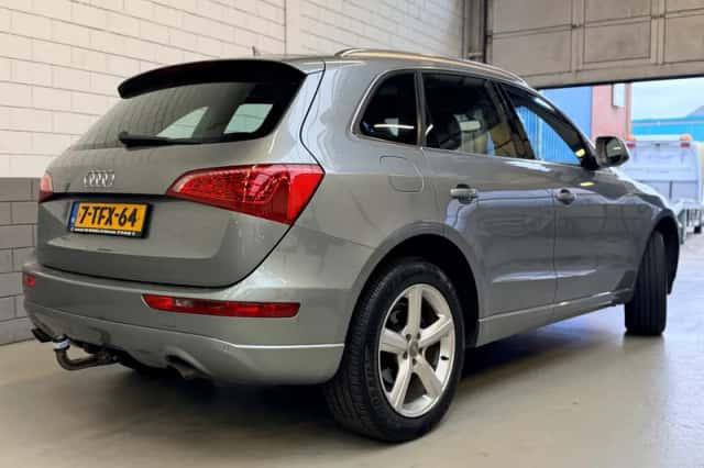 Audi Q5 (2009) thumbnail 2