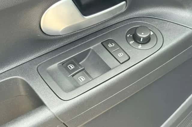 SEAT Mii (2018) thumbnail 5