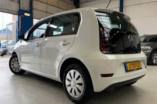 Volkswagen Up! (2020) thumbnail 3