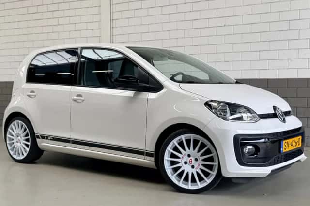 Volkswagen Up! (2018) thumbnail 1