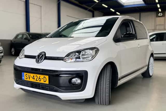 Volkswagen Up! (2018) thumbnail 4
