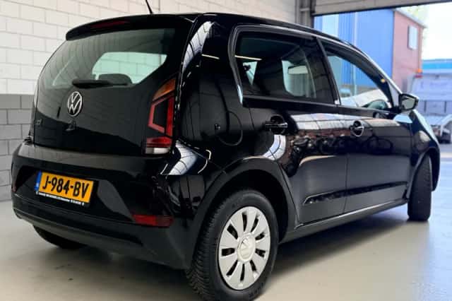 Volkswagen Up! (2020) thumbnail 2
