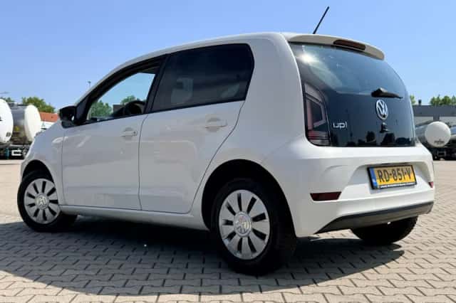 Volkswagen Up! (2017) thumbnail 3