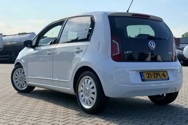 Volkswagen Up! (2013) thumbnail 3