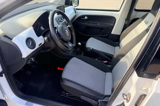 Volkswagen Up! (2013) thumbnail 6