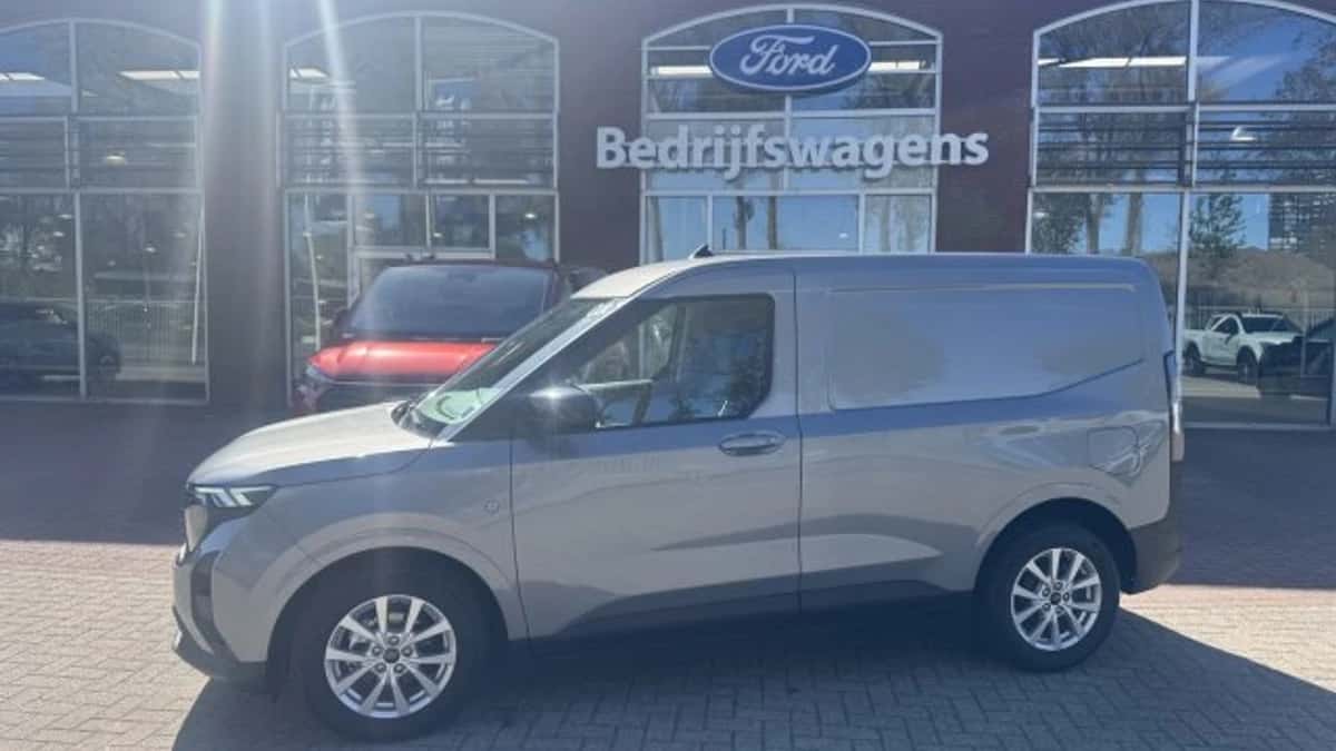 Ford Transit Courier (2023) — foto 1
