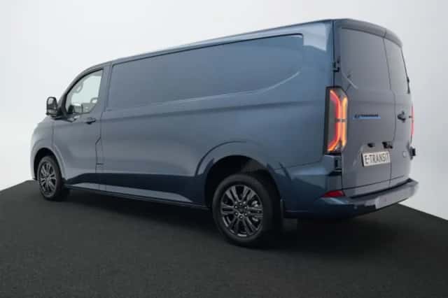 Ford E-Transit Custom (2026) thumbnail 2