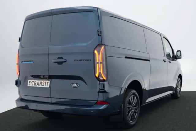 Ford E-Transit Custom (2026) thumbnail 4