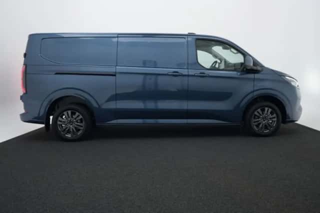 Ford E-Transit Custom (2026) thumbnail 5