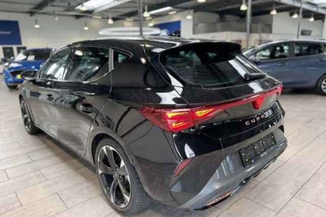 CUPRA Leon (2025) thumbnail 2