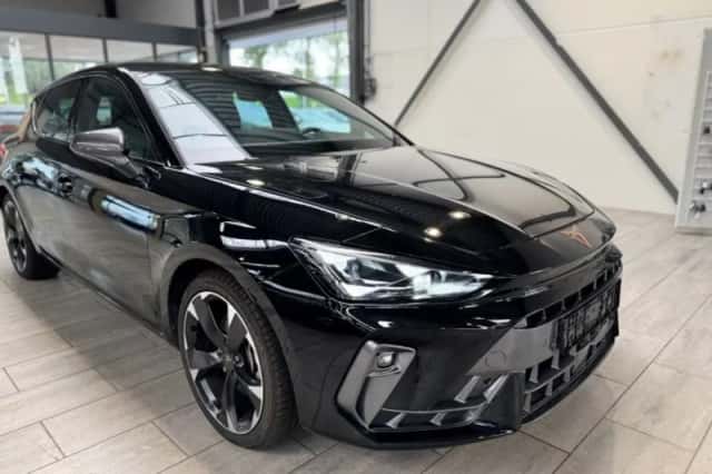CUPRA Leon (2025) thumbnail 5