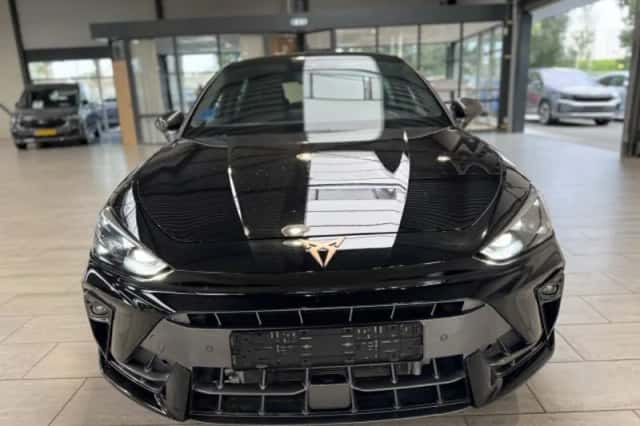 CUPRA Leon (2025) thumbnail 6