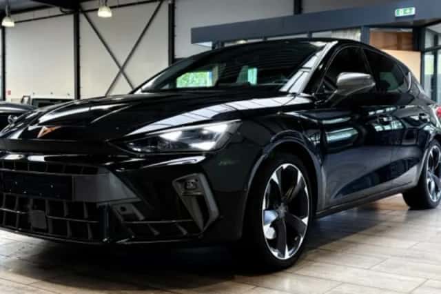 CUPRA Leon (2025) thumbnail 1