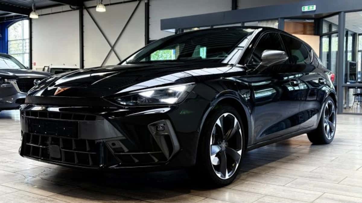 CUPRA Leon (2025) — foto 1