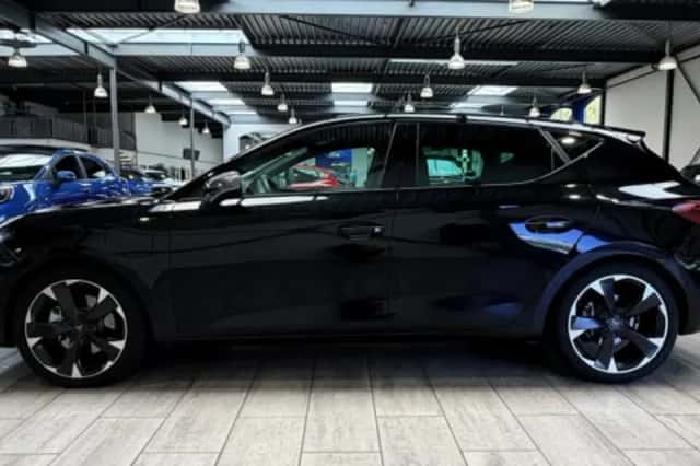 CUPRA Leon (2025) thumbnail 2