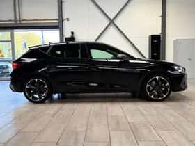 CUPRA Leon (2025) thumbnail 6