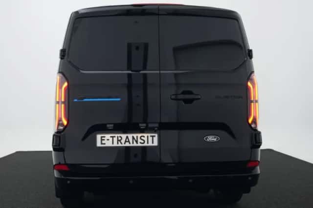 Ford E-Transit Custom (2026) thumbnail 3