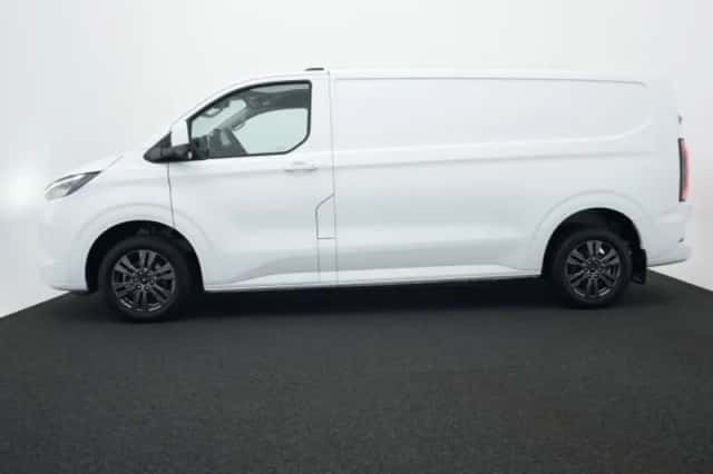 Ford E-Transit Custom (2025) thumbnail 1