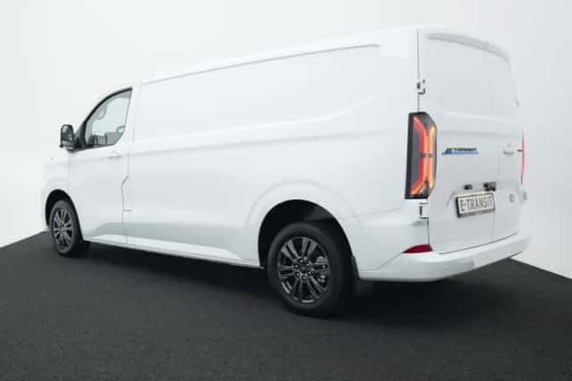 Ford E-Transit Custom (2025) thumbnail 2