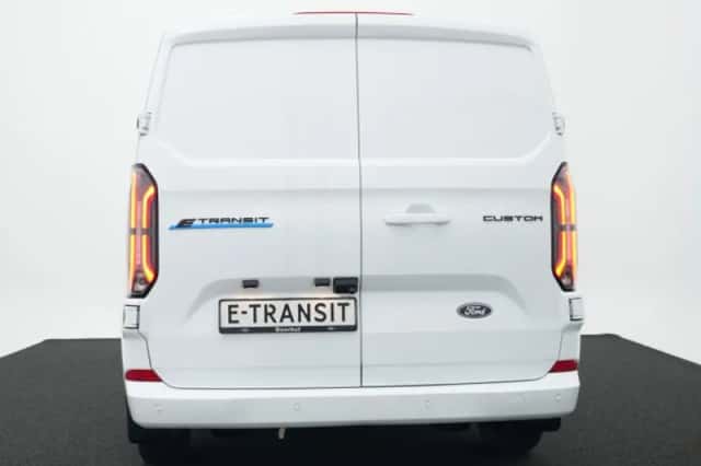 Ford E-Transit Custom (2025) thumbnail 3