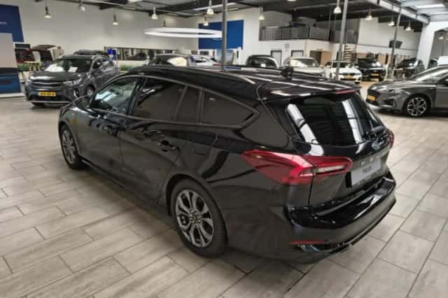 Ford Focus (2025) thumbnail 3