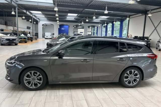 Ford Focus (2025) thumbnail 2