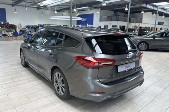 Ford Focus (2025) thumbnail 3