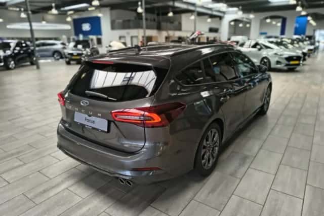 Ford Focus (2025) thumbnail 3