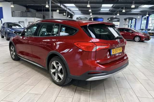 Ford Focus (2019) thumbnail 3