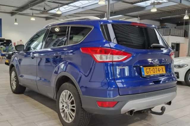 Ford Kuga (2014) thumbnail 3