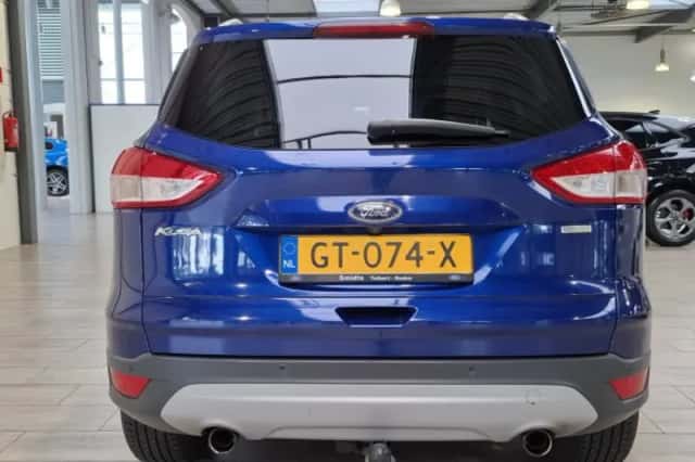 Ford Kuga (2014) thumbnail 4