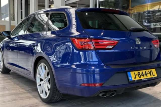SEAT Leon (2017) thumbnail 3