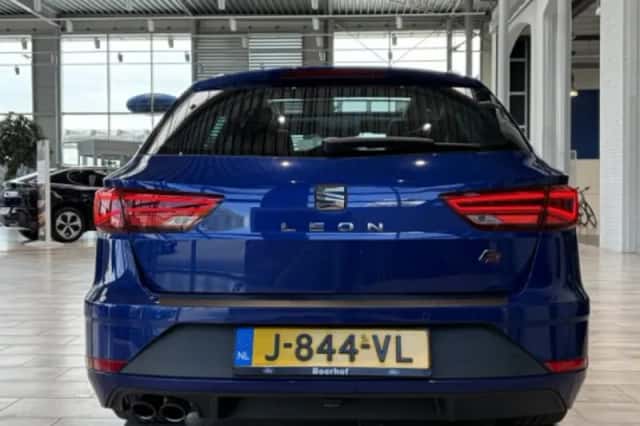 SEAT Leon (2017) thumbnail 4