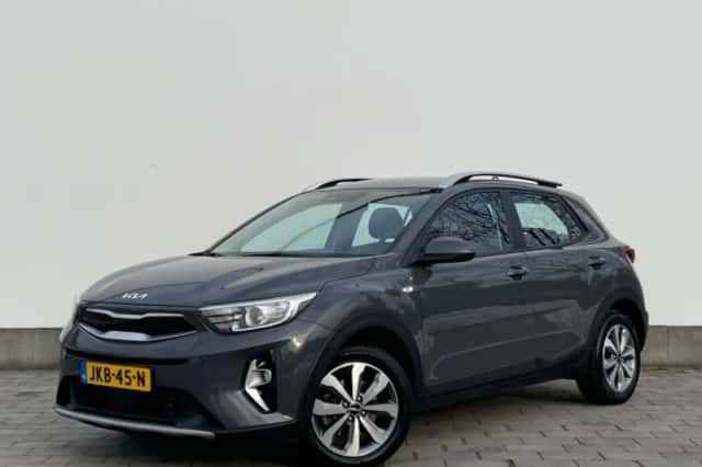 Kia Stonic (2023) thumbnail 1