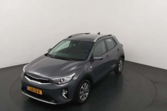 Kia Stonic (2023) thumbnail 1