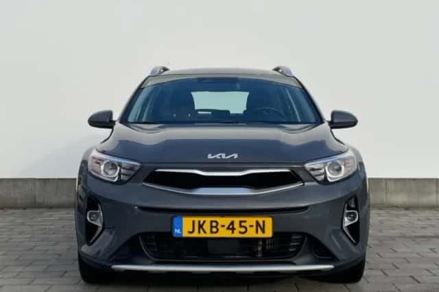 Kia Stonic (2023) thumbnail 6