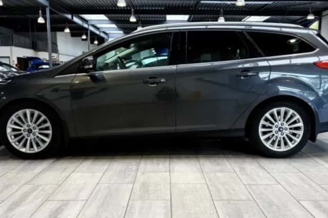 Ford Focus (2016) thumbnail 2