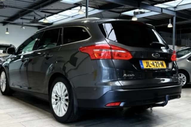 Ford Focus (2016) thumbnail 3