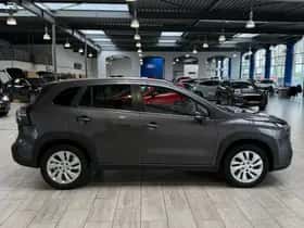 Suzuki S-Cross (2023) thumbnail 6