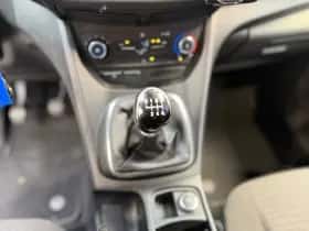Ford C-Max (2016) thumbnail 12