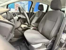 Ford C-Max (2016) thumbnail 6